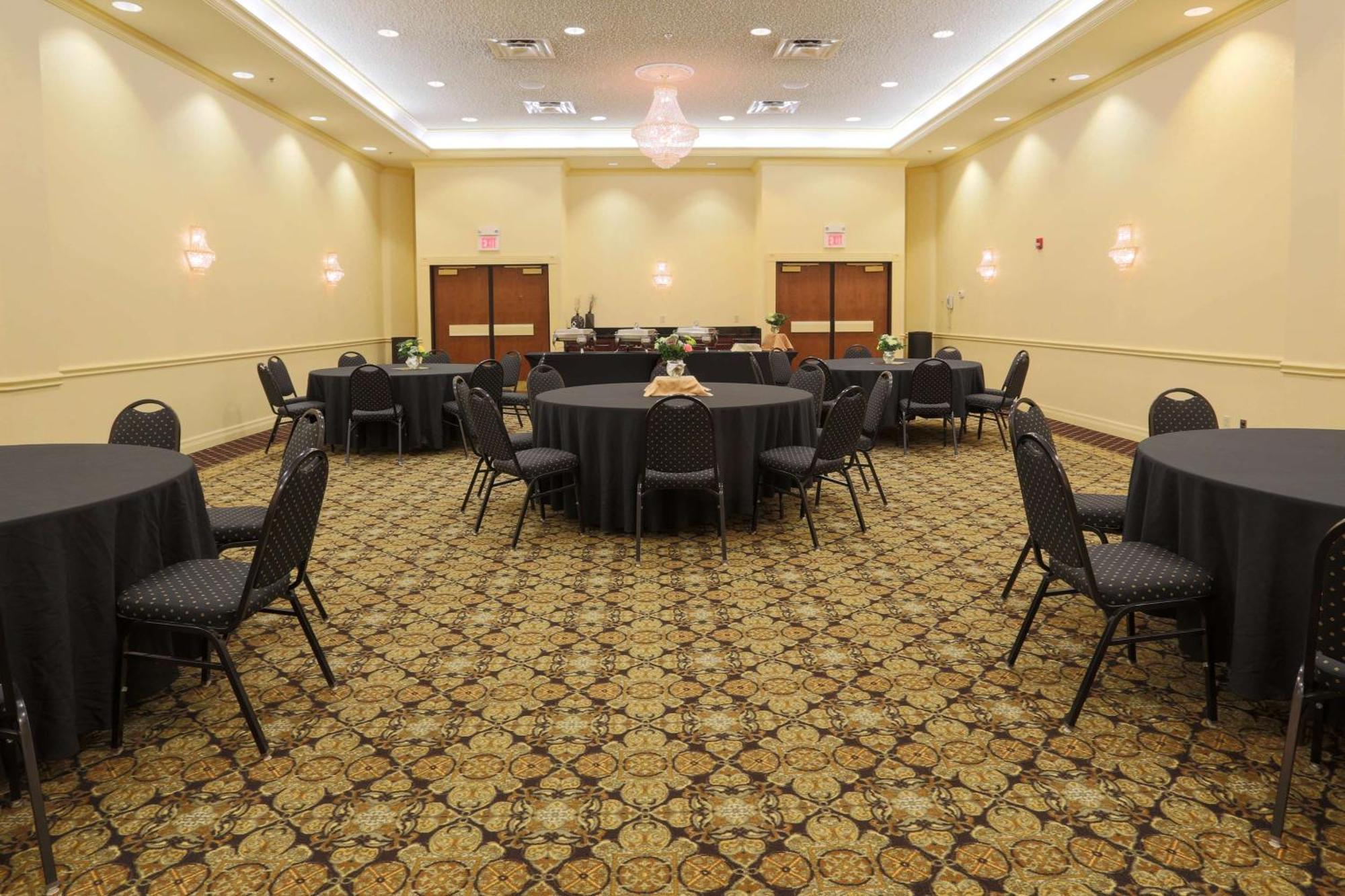 Pear Tree Inn St Louis Convention Center Сент-Луис Экстерьер фото